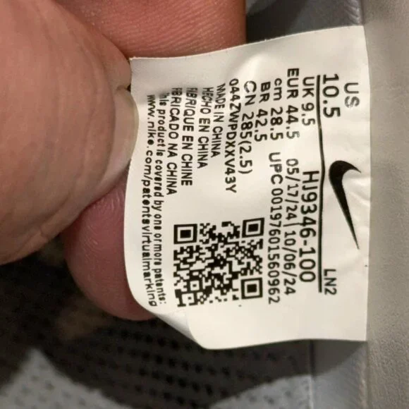 Nike Air Force 1 Low Dirty Triple White SWOOSH Size 10.5 - Picture 3 of 9